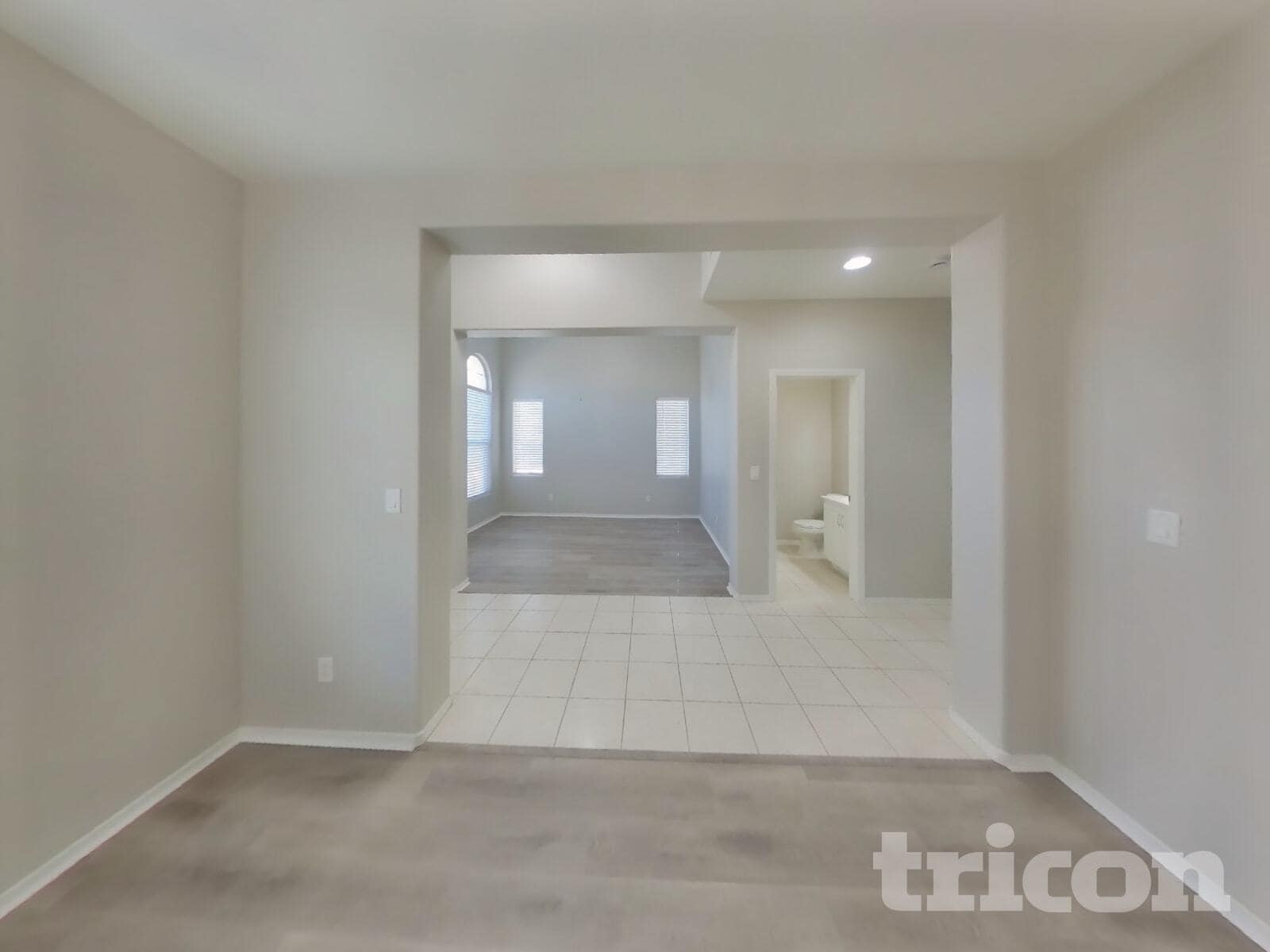 Building Photo - 4432 Santa Clarita Ave