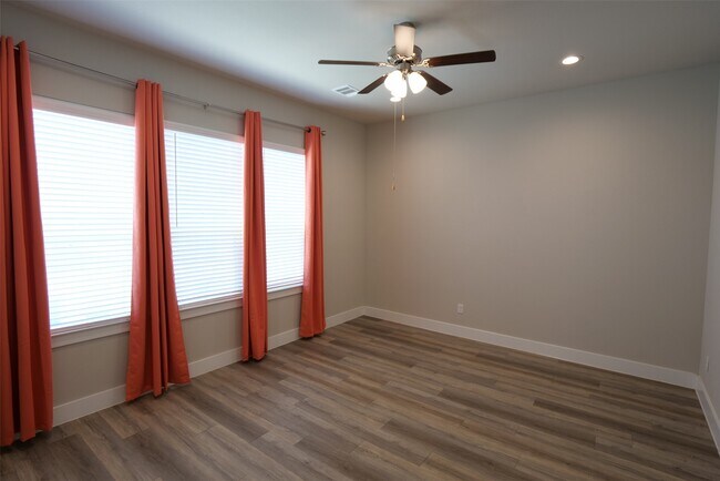 Building Photo - 9004 Lonestar Creekbend Ln