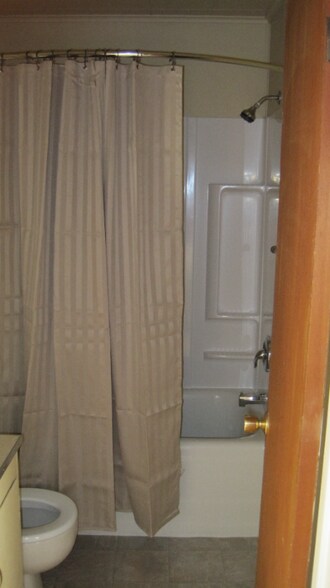 Building Photo - 2537 Laporte Ave