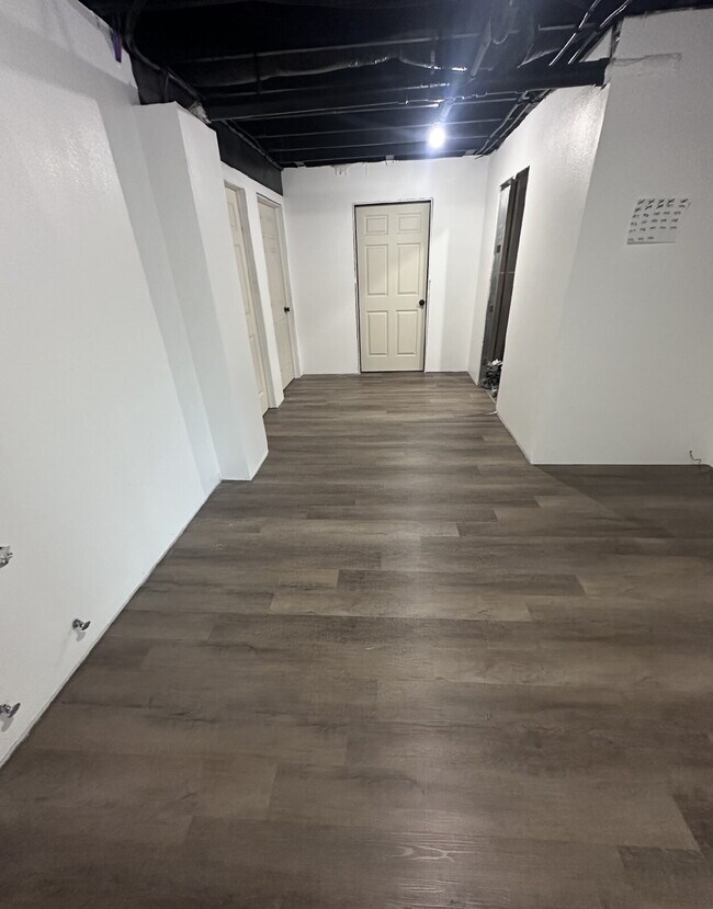 Building Photo - Welcome to your future home in Hollister, ...