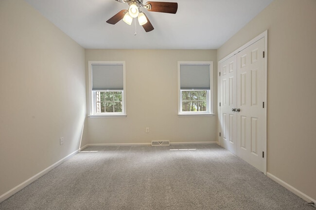 Building Photo - 176 Stoney Dr