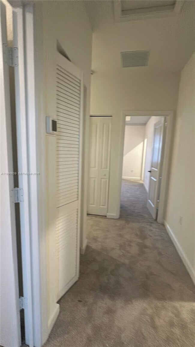 Building Photo - $2,499 2889 SE 25rd