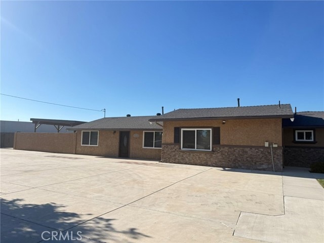 Primary Photo - 3488 Riverside Dr