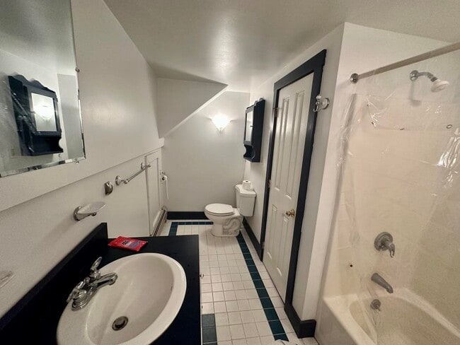 Building Photo - 43 Pleasant St