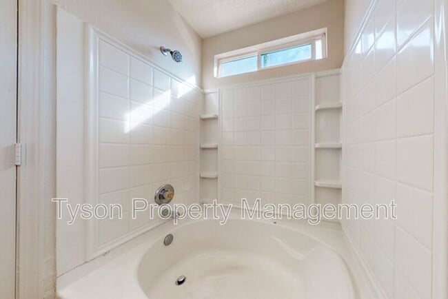 Building Photo - 1934 Tierra De La Luna Dr SW