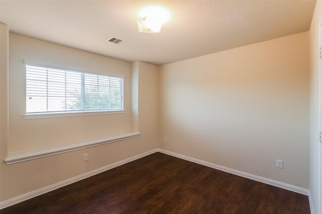 Building Photo - 13009 Baileys Run