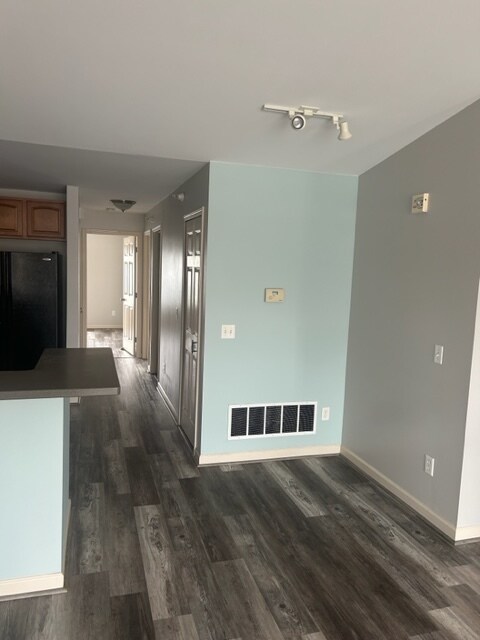 Building Photo - 3300 Hilton Rd