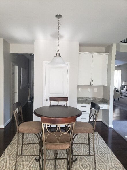 Building Photo - 7592 Holly Ridge Dr