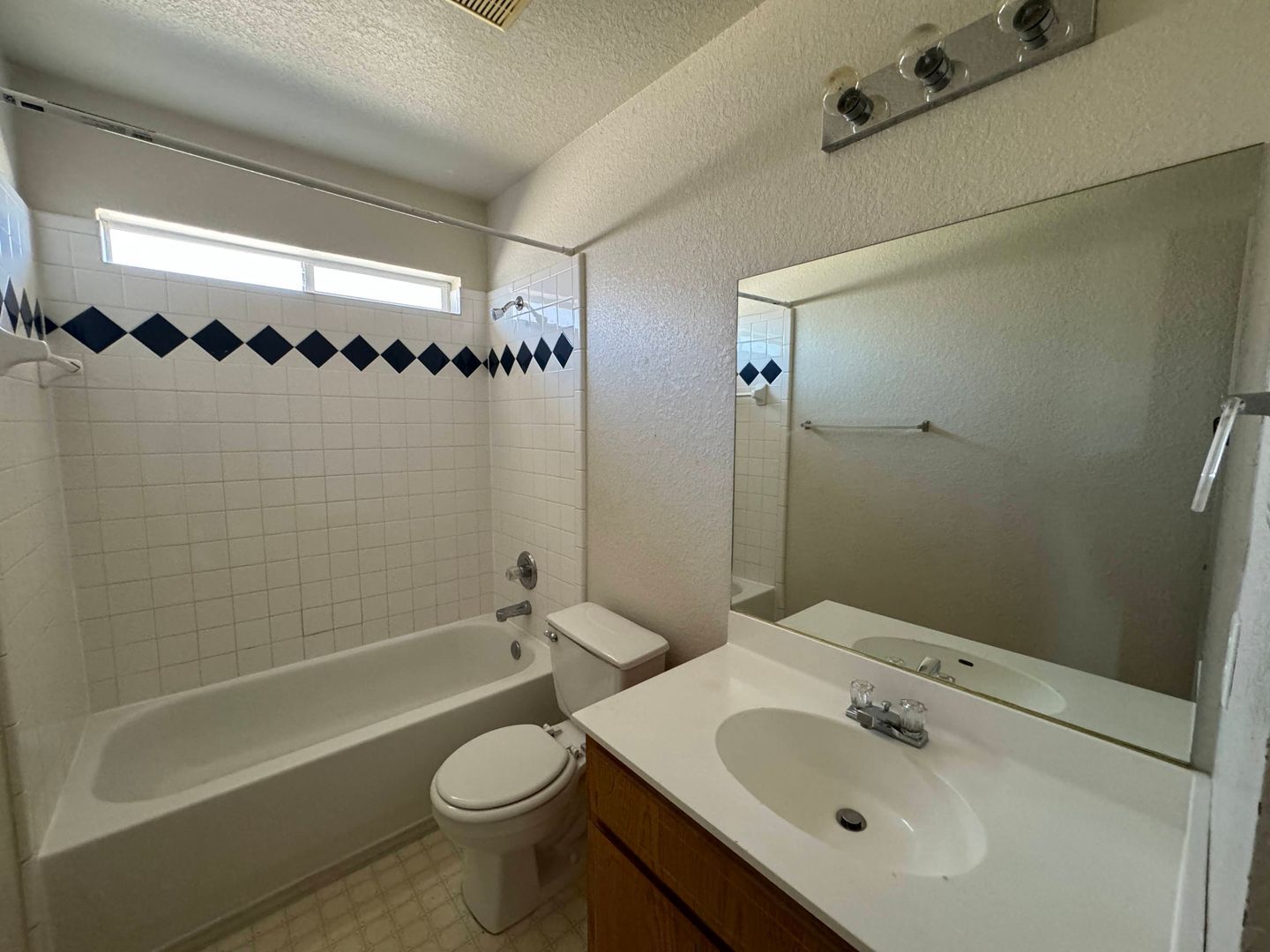 Building Photo - 3203 Toledo Dr