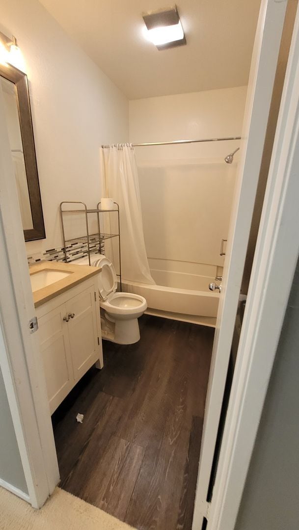 Building Photo - Centrally Located 2bd, 2bath, 2 pkg 1176sqft unit $2900