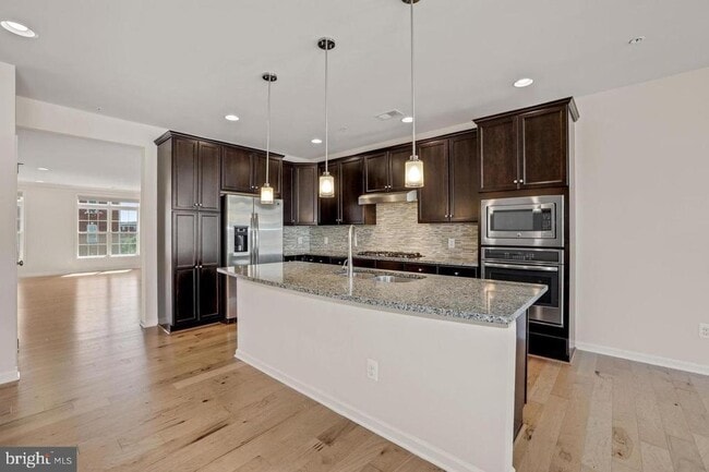 Building Photo - 43144 Thoroughfare Gap Terrace