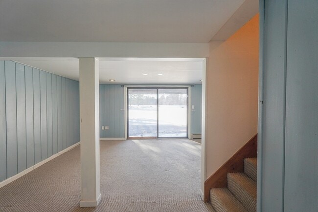 Building Photo - 40 Spring Cove Rd