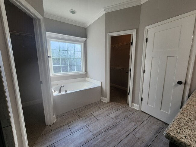 Building Photo - Charming 3-Bedroom Home with Modern Upgrades & Neighborhood Playground in Valdosta
