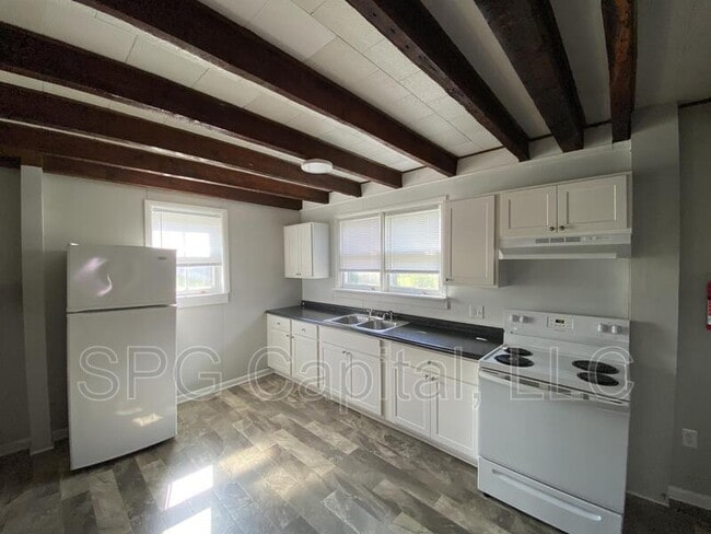 Building Photo - 130 S Main St