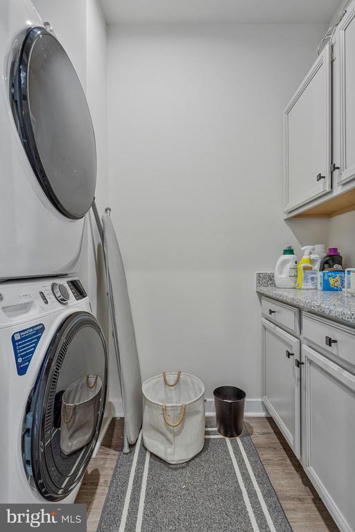 Building Photo - 10910 Presidential Pkwy