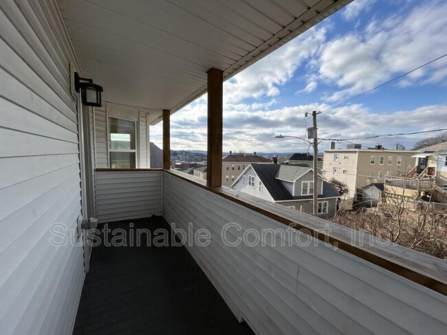 Building Photo - 38 Shamrock St