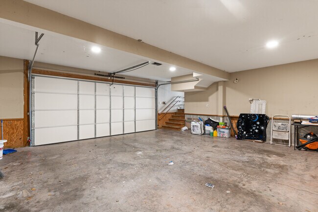 Building Photo - 168 Palmera Ln