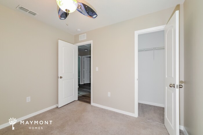 Building Photo - 216 Goldenrod Ln
