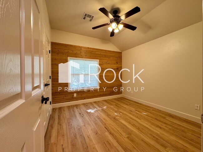 Building Photo - 3 Bed/2 Bath Edmond Home **AMAZING Locatio...