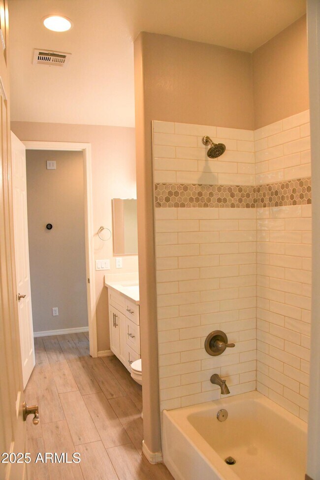 Building Photo - 2362 W Sierra Vista Dr