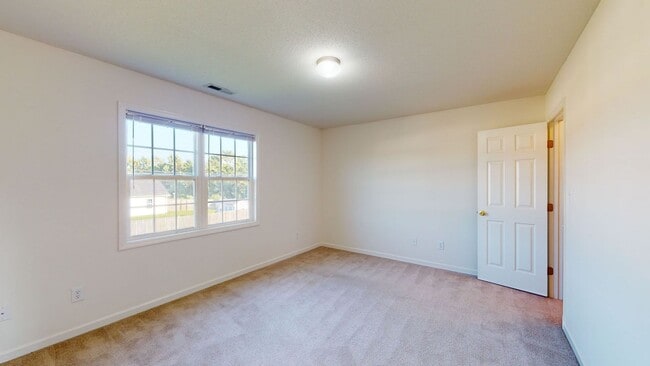 Building Photo - 216 Smallwood Rd