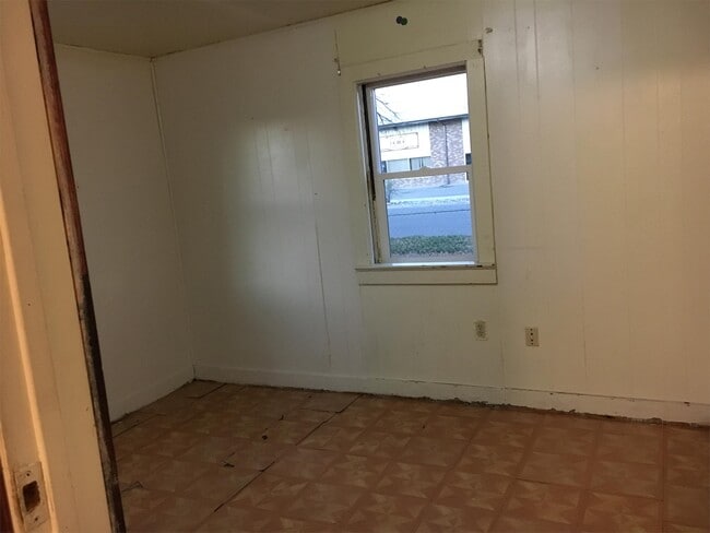 Building Photo - 324 S 26th St