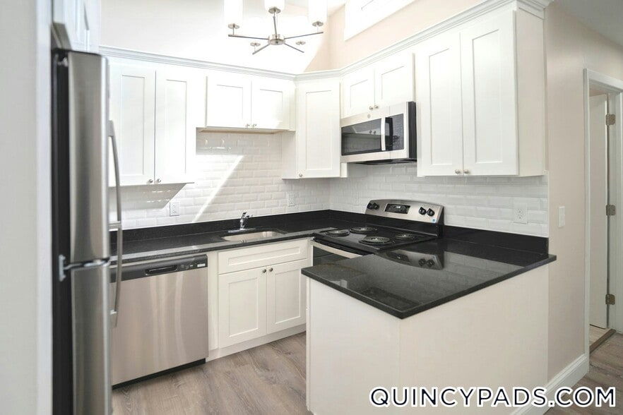 Building Photo - 63 Presidential Dr