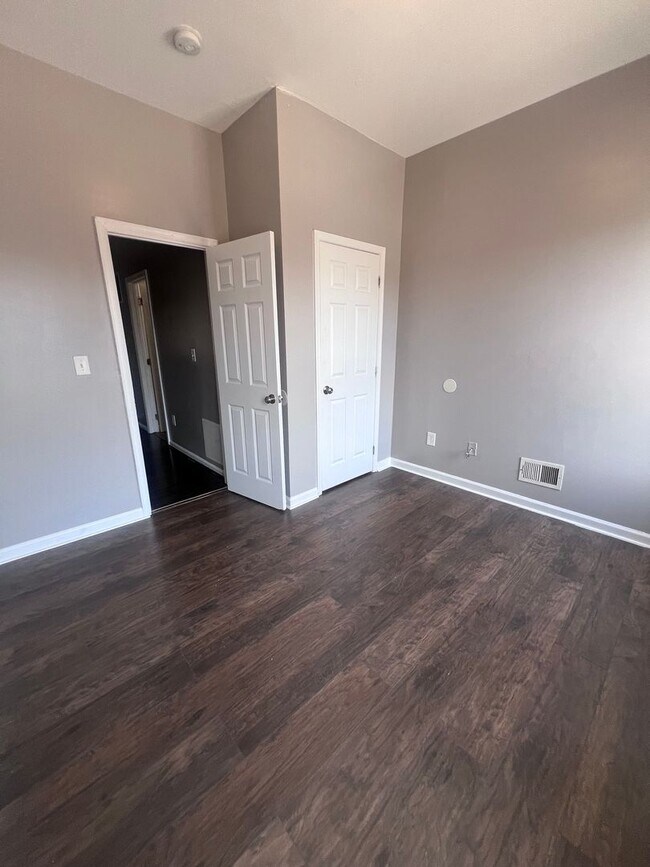 Building Photo - 508 N Montford Ave