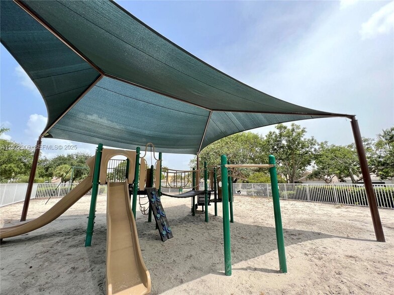 Building Photo - 1816 Salerno Cir