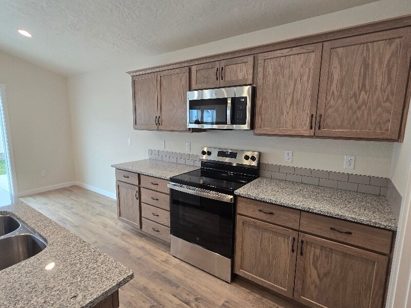 Building Photo - 323 Omphale St W