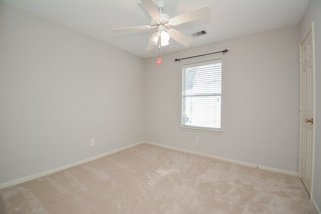 Building Photo - 18714 Flagstone Creek Rd