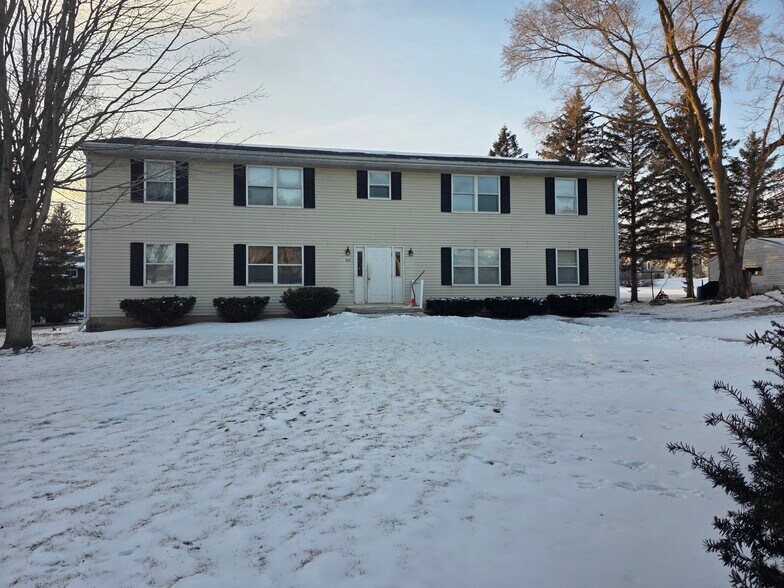 Building Photo - 466 Appleton St