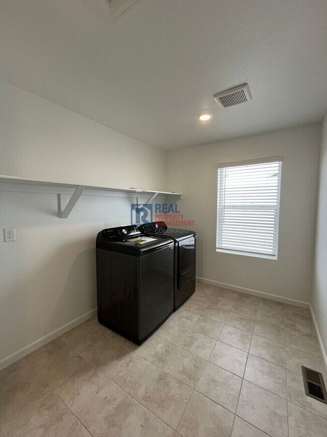 Building Photo - 16488 W 92nd Pl