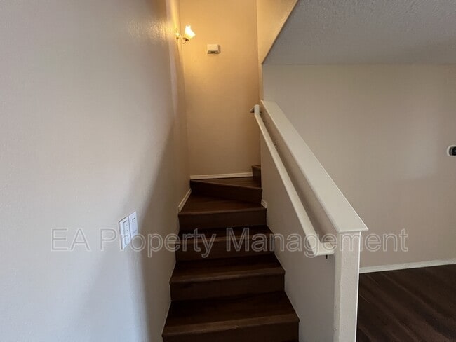 Building Photo - 3644 Clear Creek Rd