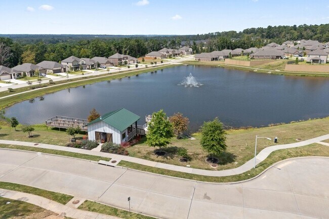 Building Photo - 914 Golden Willow Ln