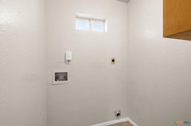 Building Photo - 1007 York Ave