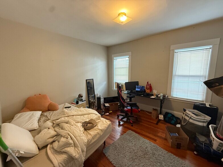 Building Photo - 348 Faneuil St