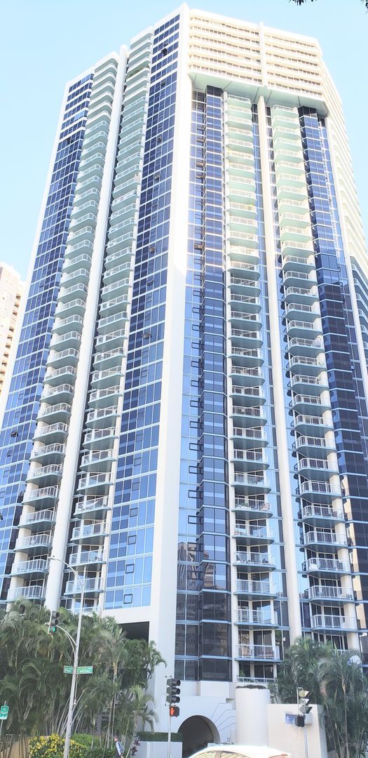 Building Photo - Honolulu Park Place Penthouse 1 Bedroom 1 ...