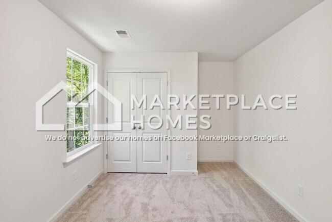 Building Photo - 3719 Oakwood Rd