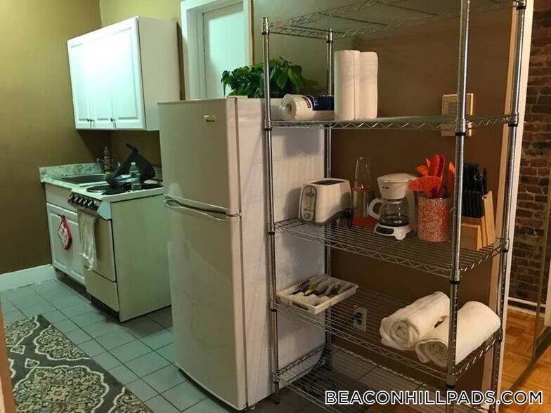 Building Photo - 40 Anderson St