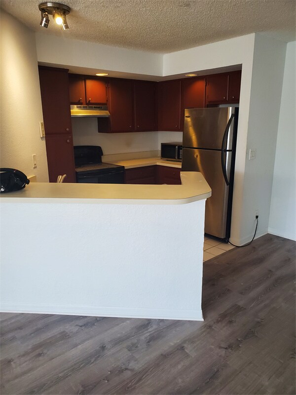 Building Photo - 4630 Commander Dr