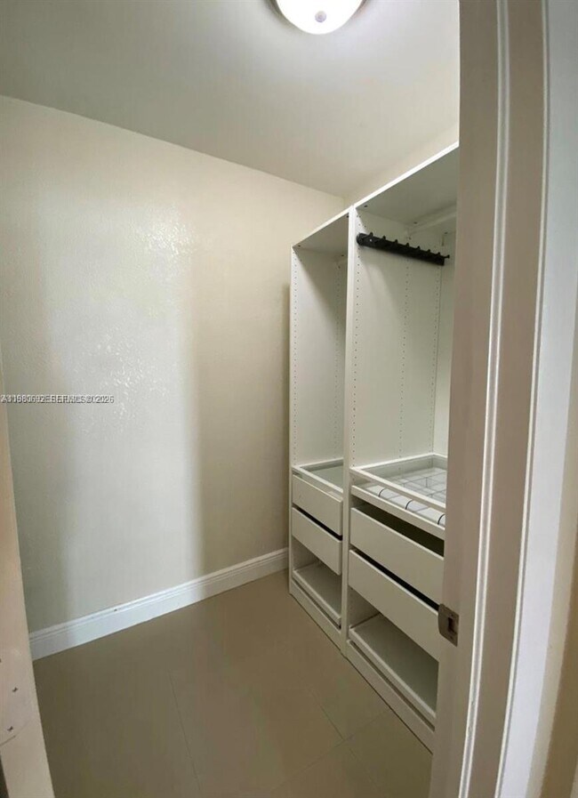 Building Photo - 5600 Collins Ave