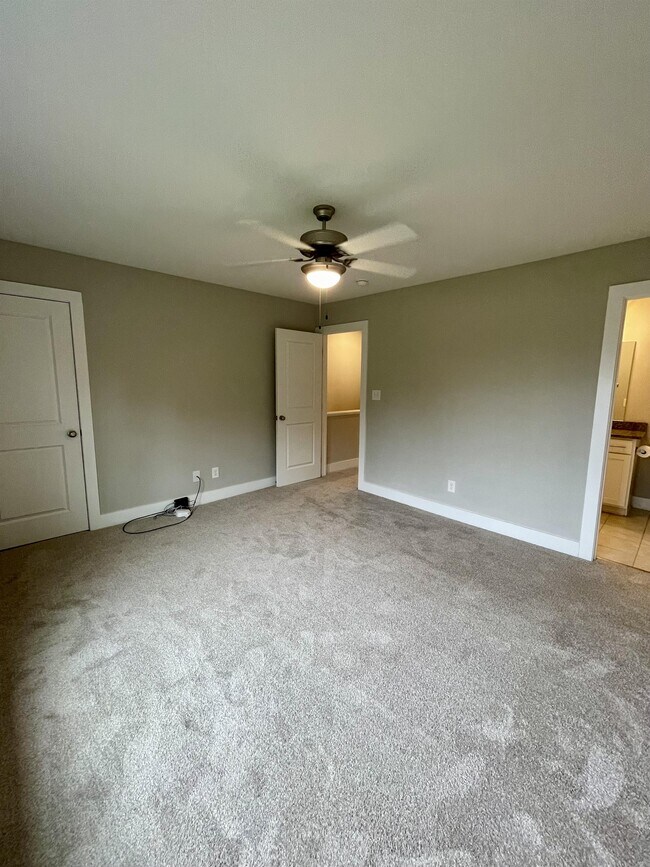 Building Photo - 93 Warwick Dr