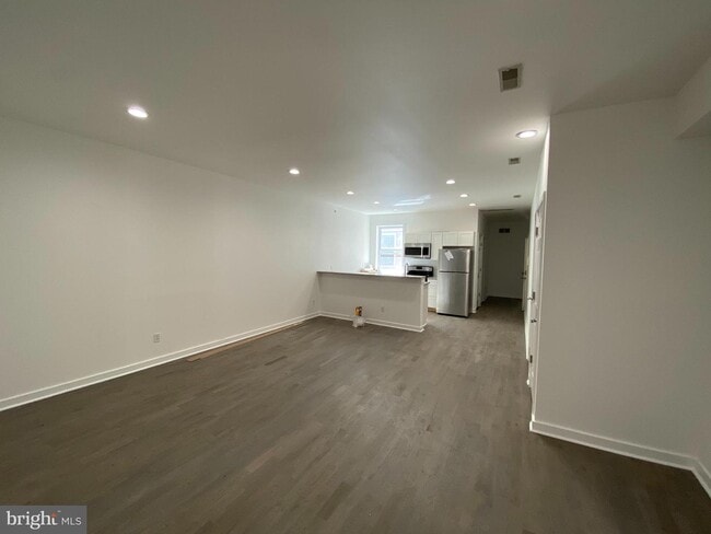 Building Photo - 528 N 34th St