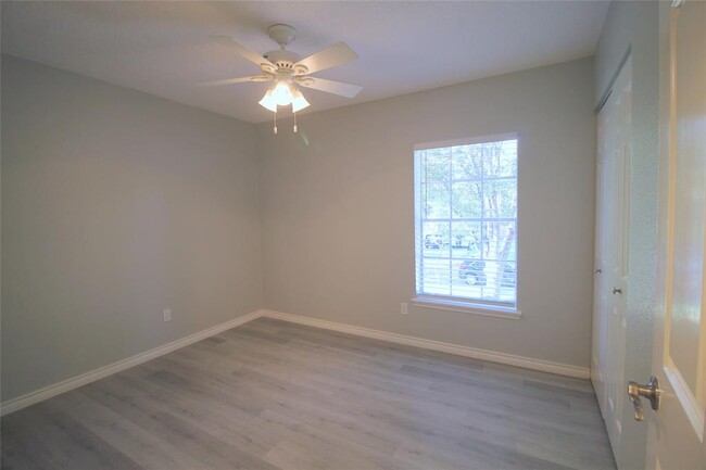 Building Photo - 3323 Hidden Creek Dr