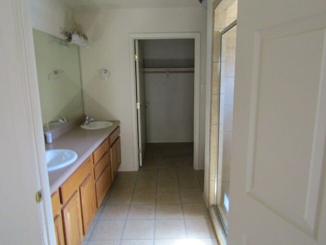 Building Photo - 3603 Los Encinos