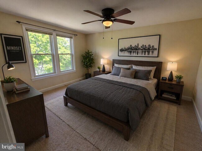 Building Photo - 4405 1st Pl NE