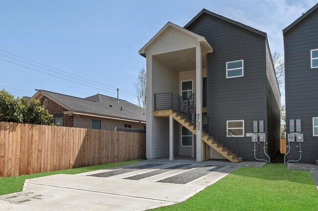 Primary Photo - 9730 Tuffly St