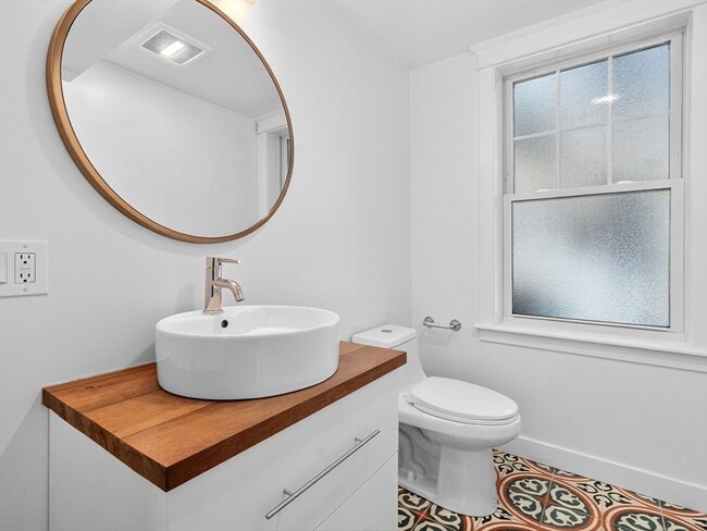 Building Photo - 409 Norfolk St