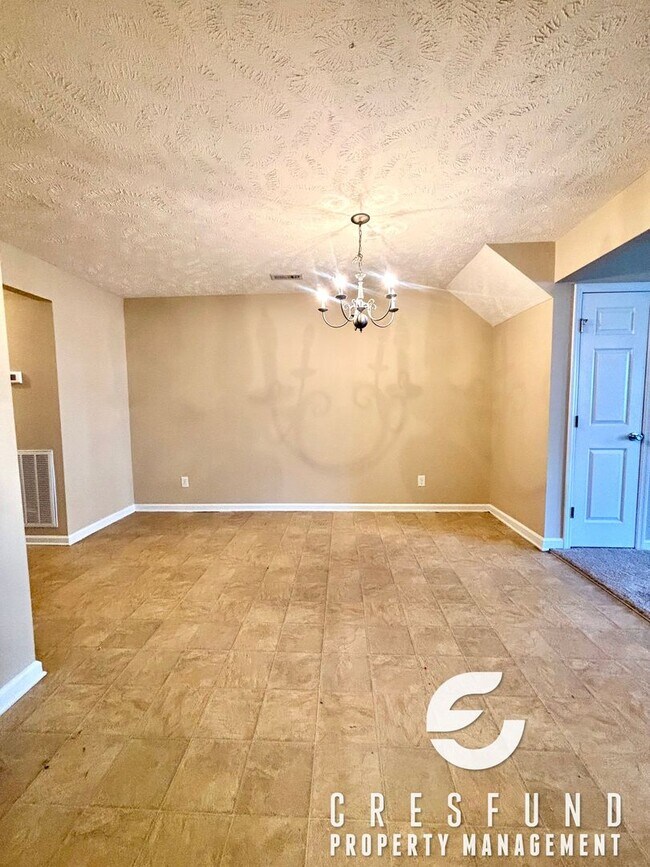 Building Photo - Spacious 3 Bed 2.5 Bath Townhouse - AVAILABLE FOR MOVE IN NOW!